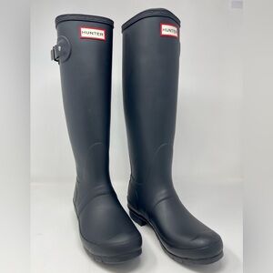 Hunter Women’s Original Tall Rain Boots. Size 6. Black. NEW! Never worn!